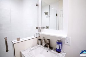 van-nuys-bathroom2